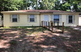 Available Now-3bedrooms 1 Bath Single Family Home In Oak Ridge South Subdivision