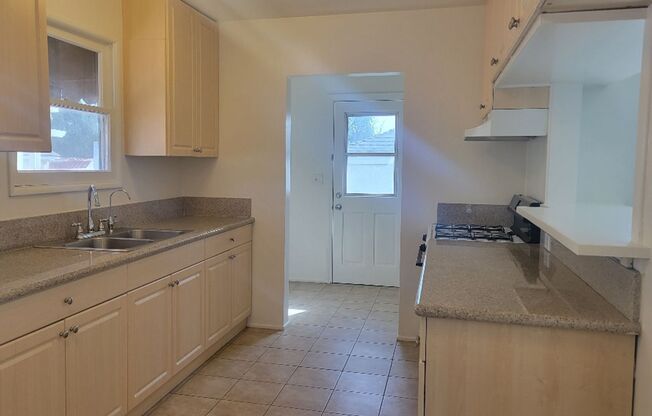 4-bedroom 3 bath house in Granada Hills