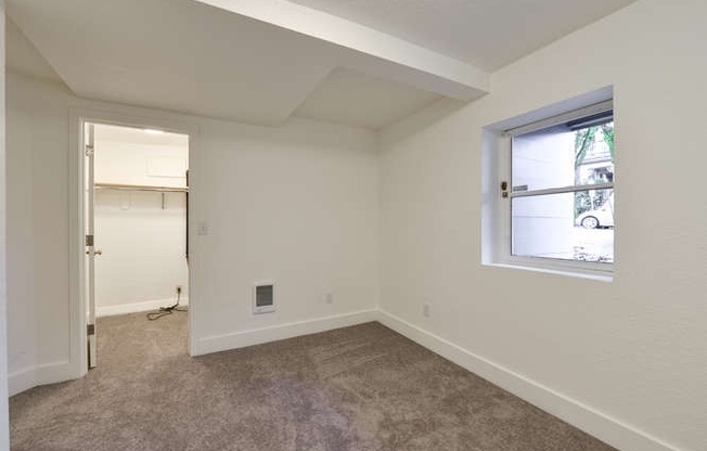 2 beds, 1 bath, 1,176 sqft, $1,795, Unit Lower Unit