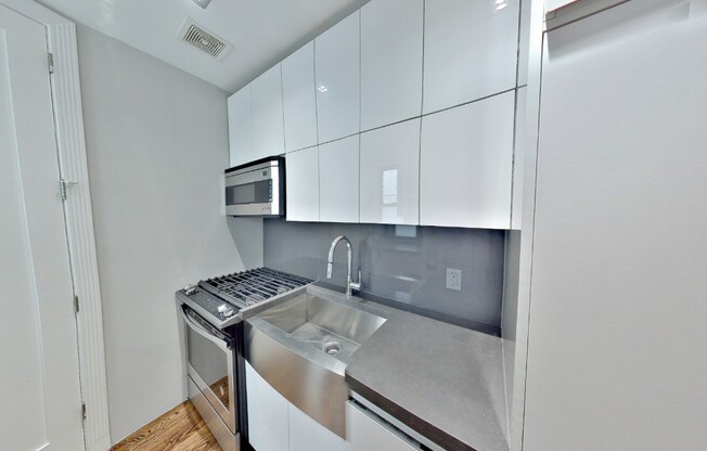 4 beds, 2 baths, $5,295, Unit 2D