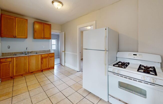 2 beds, 1 bath, 735 sqft, $900, Unit Unit 4