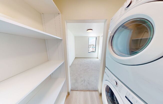 1 bed, 1 bath, 590 sqft, $895, Unit 905-301