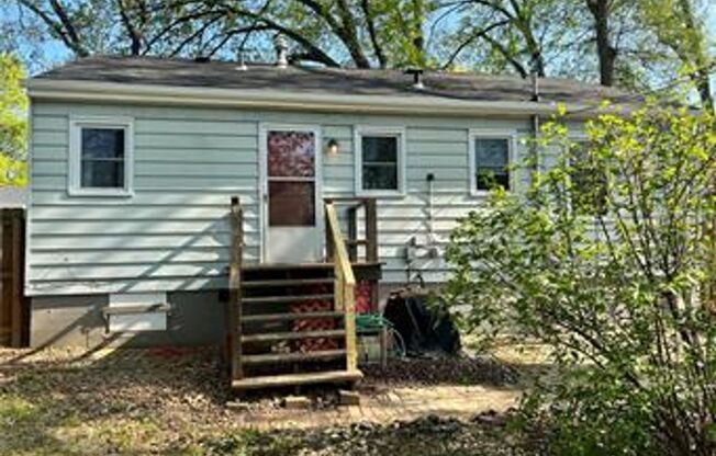 2 beds, 1 bath, $1,575