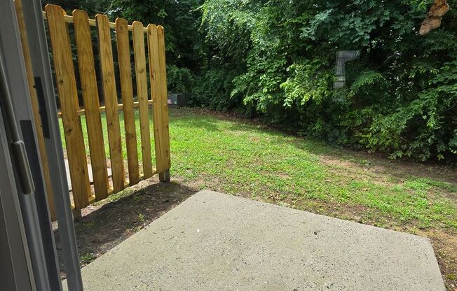 1 bed, 1 bath, 700 sqft, $995, Unit 1018 E Barton St Apt 1018-B