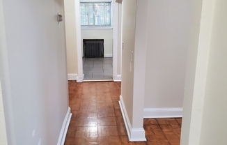 2 beds, 1 bath, $2,700, Unit 1