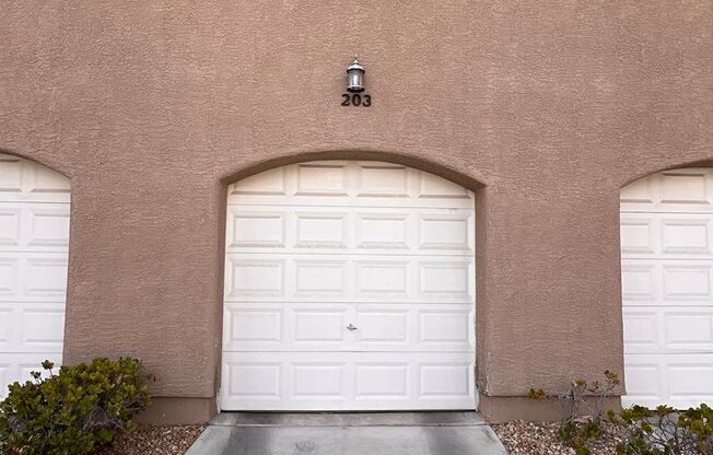 Summerlin Condo - Gated - Community Pool 1 Car Garage