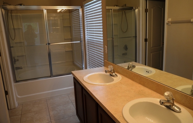 2 beds, 2 baths, $1,895, Unit #18A