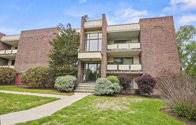 55 Angleside Rd Apt 5