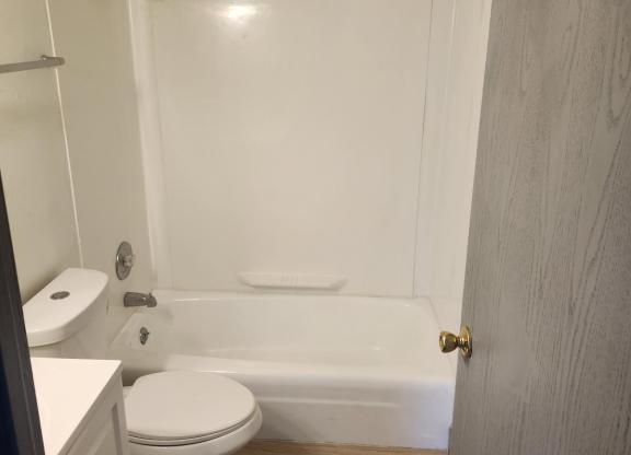 2 beds, 1 bath, 850 sqft, $1,410, Unit # 1