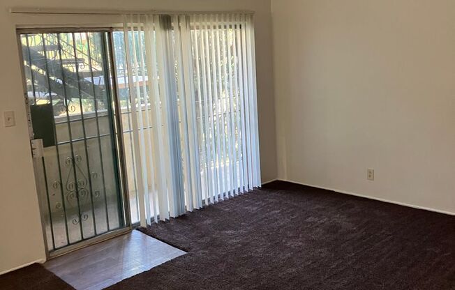 2 beds, 1 bath, 702 sqft, $2,200, Unit 206