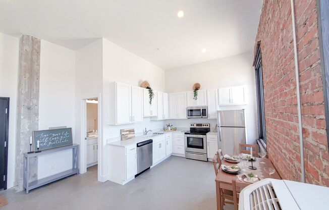 Studio, 1 bath, 460 sqft, $935, Unit B410