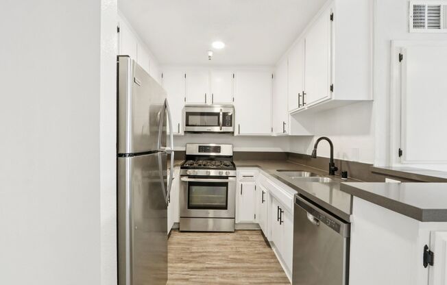 1 bed, 1 bath, 700 sqft, $1,948, Unit 405