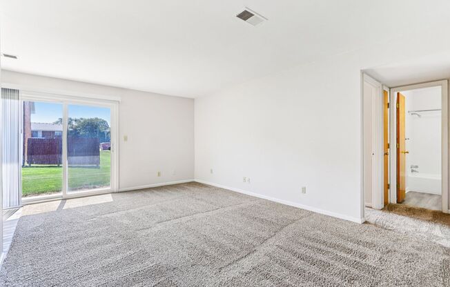 1 bed, 1 bath, 710 sqft, $829, Unit 34