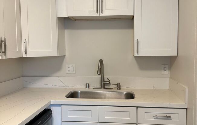 1 bed, 1 bath, $1,995, Unit 954 22nd Street