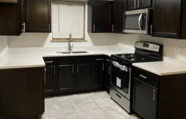 3307 HIGHLAND AVE