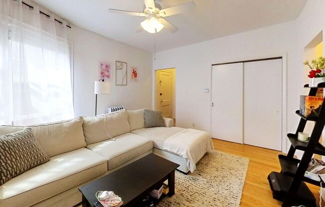 734-44 W. Aldine
