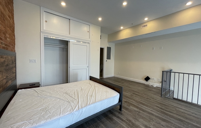 1 bed, 1 bath, $3,800, Unit 102