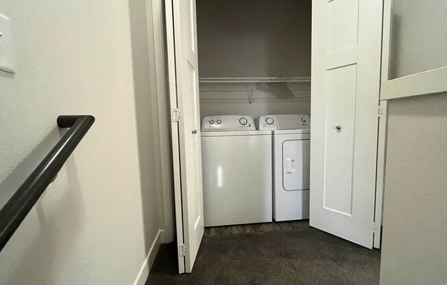 2 beds, 2.5 baths, 1,332 sqft, $1,995, Unit Lime 320