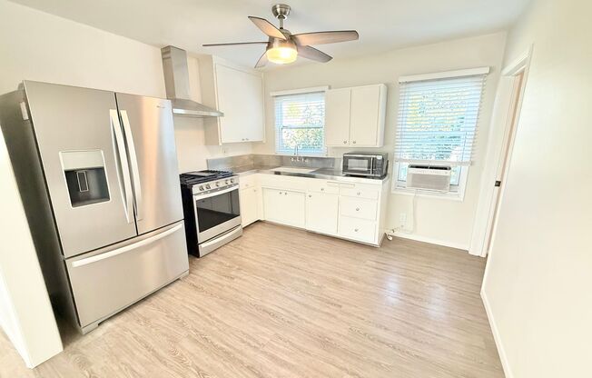 Charming Lakewood 2-Bedroom Home with Huge Backyard & Garage