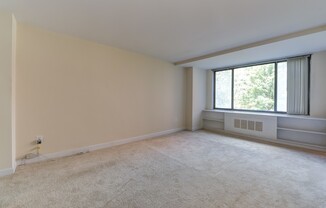 Charming & Spacious Studio at River Place North