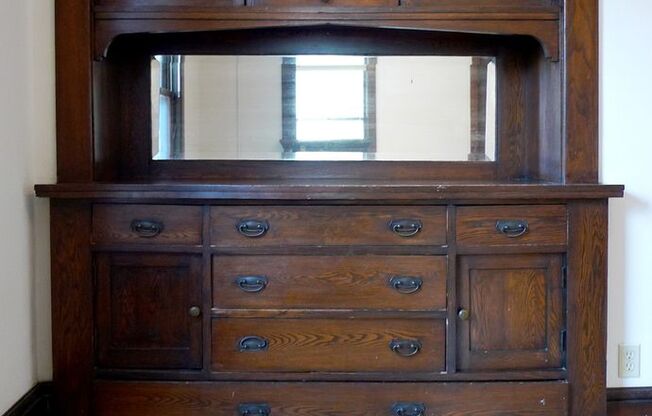 1 bed, 1 bath, 410 sqft, $1,000, Unit 18 - 1925 - 1