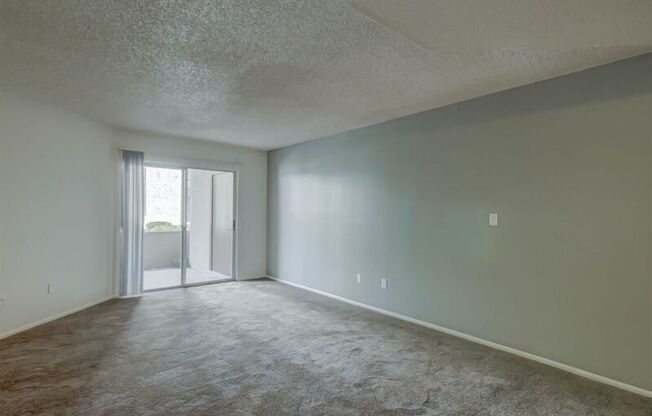 2 beds, 2 baths, 984 sqft, $1,700, Unit 221