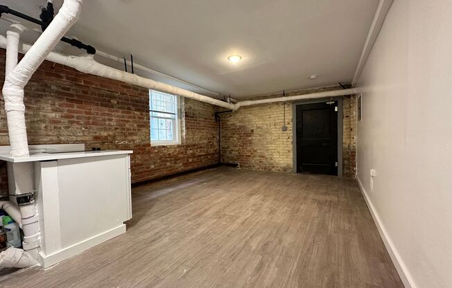 Studio, 1 bath, 304 sqft, $700, Unit G-11