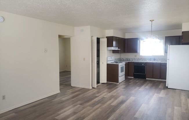 N - King Arthur Court - N Alma St