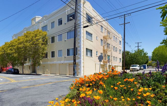 Studio, 1 bath, $1,737.08, Unit 324