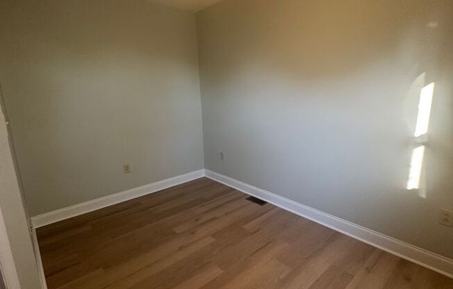 3 beds, 1 bath, $1,375