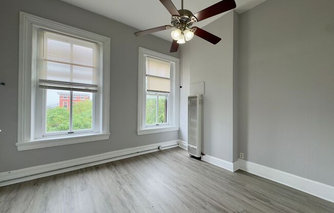 3 beds, 2 baths, 900 sqft, $1,500, Unit 1324-3F