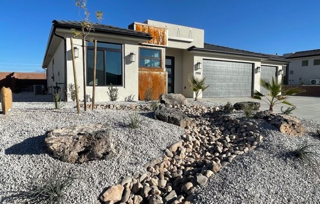 Desert Edge Home!  4 car garage! Price reduced!