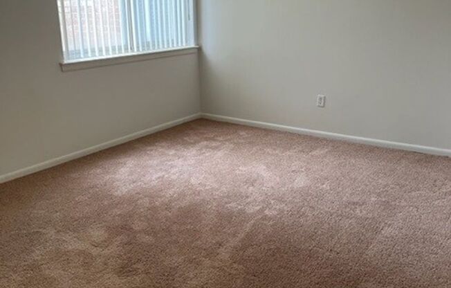 1 bed, 1 bath, 715 sqft, $1,575, Unit 00 - U- 2