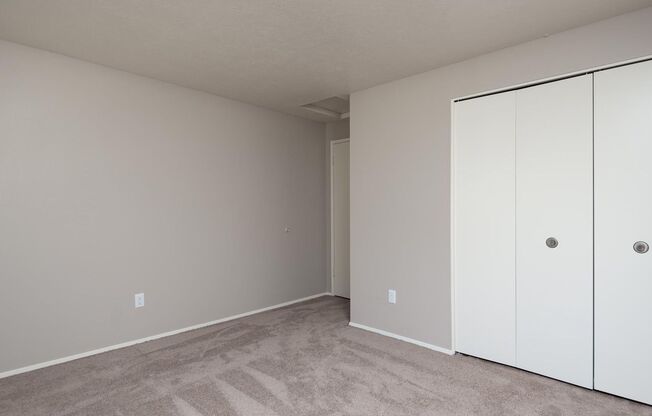 2 beds, 1 bath, 740 sqft, $1,550, Unit 335-235