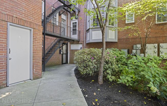 1 bed, 1 bath, 600 sqft, $895, Unit 305- Income Restricted 80% AMI