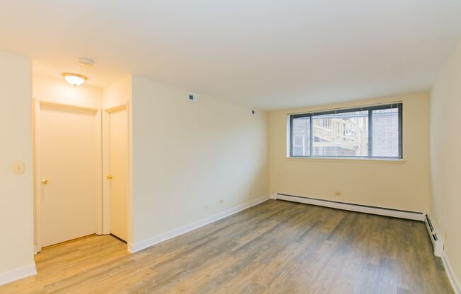 Studio, 1 bath, 400 sqft, $1,415, Unit 315