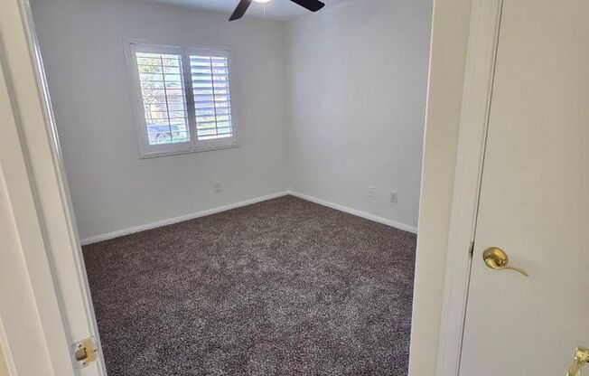 Stallion Mountain Single story Gated Community 3 bedroom for Rent
