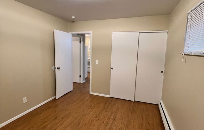 2 beds, 1 bath, 1,000 sqft, $1,100, Unit 3001-6