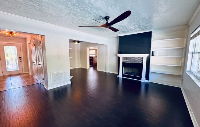 Elegant and Updated 3/2 Pool Home just minutes from Downtown Orlando