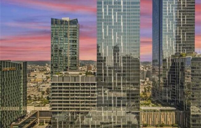 1 bed, 2 baths, 909 sqft, $5,000, Unit 1512
