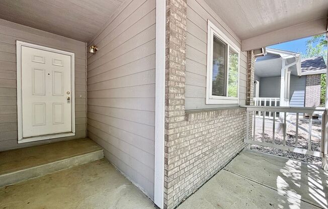 Beautiful Duplex with Attached Garage and Fenced Backyard!