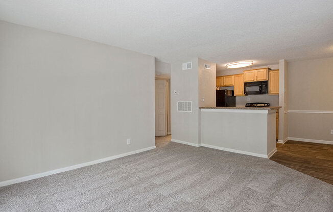 Looking toward kitchen at Sommerset Place Apartments