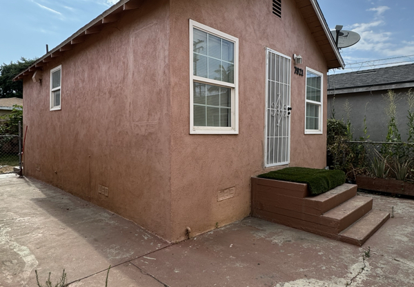 7921 MORTON AVE
