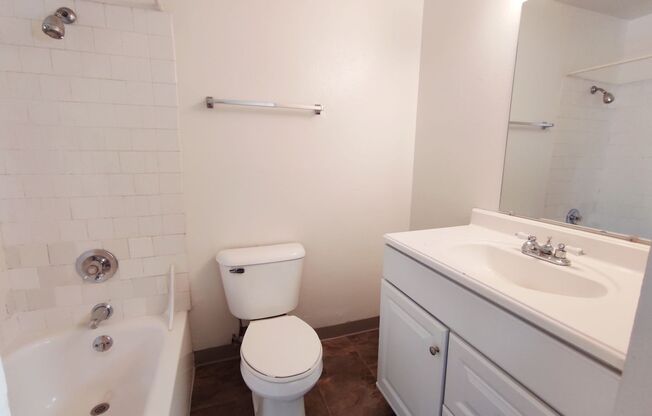 2 beds, 2 baths, 847 sqft, $1,675, Unit 3