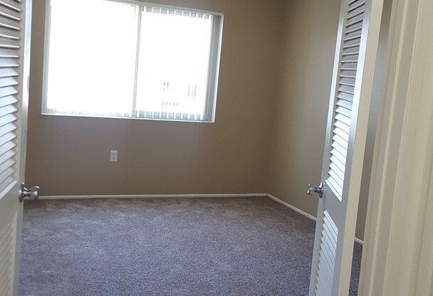 2 beds, 1 bath, 910 sqft, $2,525, Unit Q004