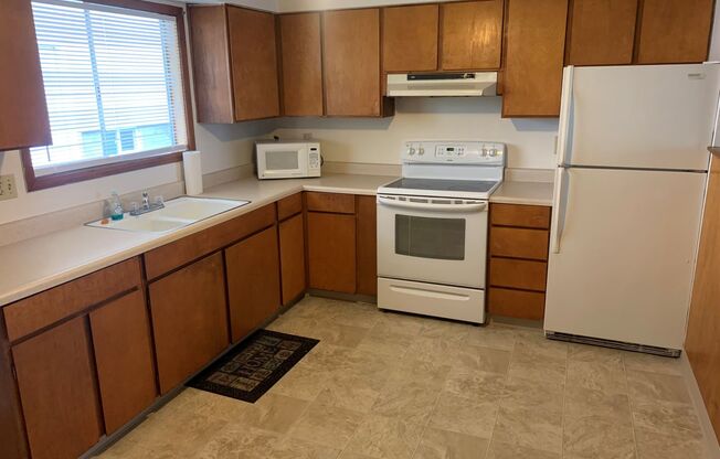Recently Updated Duplex in the Kenilworth Neighborhood