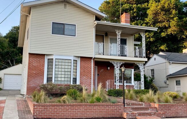 Coming soon! Spacious 4br / 2ba with bonus room!