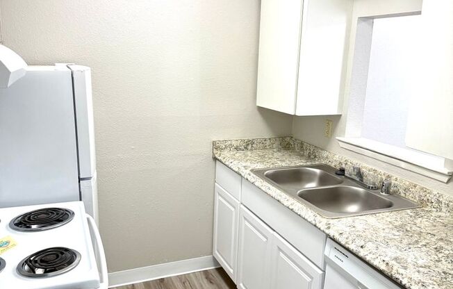 ZhH608 - R Street Apts