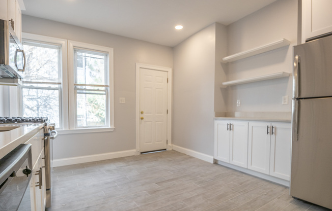 4 beds, 2 baths, $4,600, Unit 2