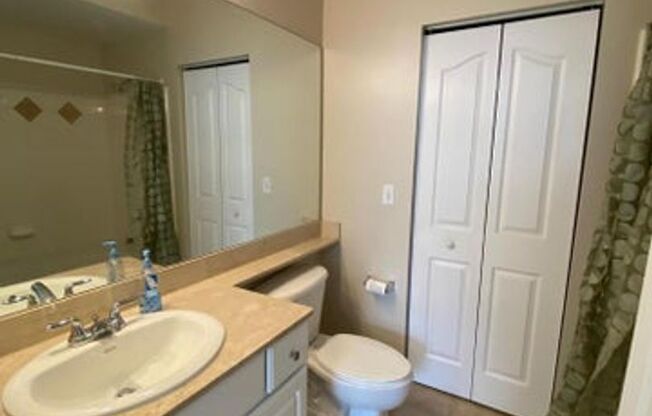 3 beds, 2.5 baths, $2,800, Unit # 207